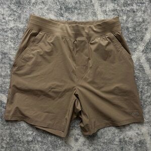 ALO Yoga Men's Tan Shorts